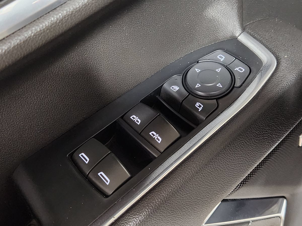 Used 2022 Chevrolet Silverado 1500 LTZ AWD/4WD image 45