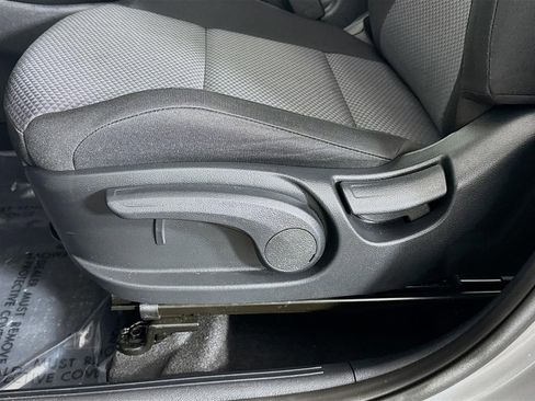 Certified 2025 Kia Soul LX w/ LX Technology Package FWD image 19