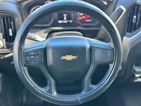 Used 2024 Chevrolet Silverado 2500 Custom w/ Custom Value Package image 4