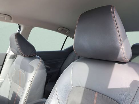 Used 2020 Nissan Altima 2.5 SR FWD image 15