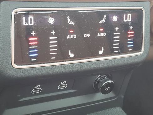 Used 2024 Audi A6 Premium Plus w/ Premium Plus Package image 19