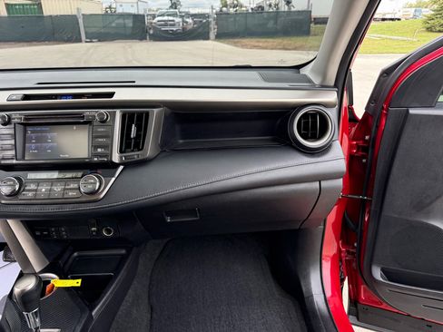 Used 2014 Toyota RAV4 Limited image 26