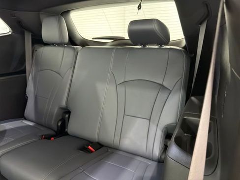 Used 2024 Buick Enclave Essence w/ Experience Buick Package AWD/4WD image 31