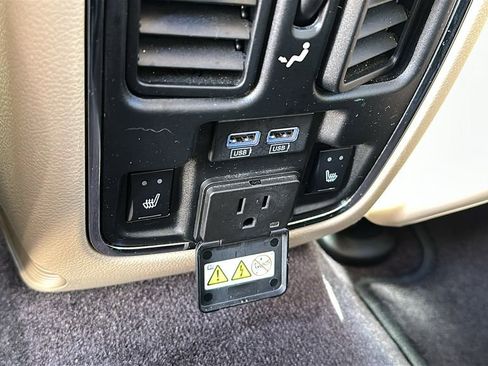 Used 2018 Jeep Grand Cherokee Limited image 27