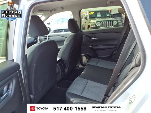 Used 2024 Nissan Rogue SV AWD/4WD image 12