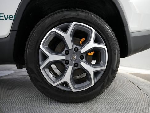 Used 2022 Rivian R1T Adventure image 19