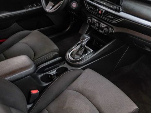 Used 2022 Kia Forte LXS image 18