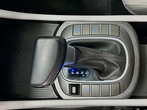 Used 2025 Hyundai Kona SEL AWD/4WD image 25
