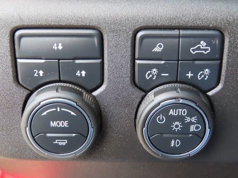 Used 2025 Chevrolet Silverado 2500 LT w/ All Star Edition AWD/4WD image 14