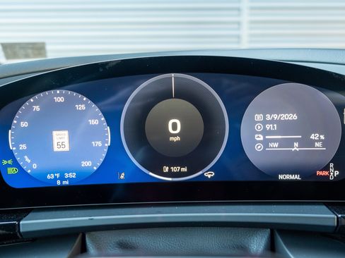 New 2026 Porsche Macan 4 Electric image 24