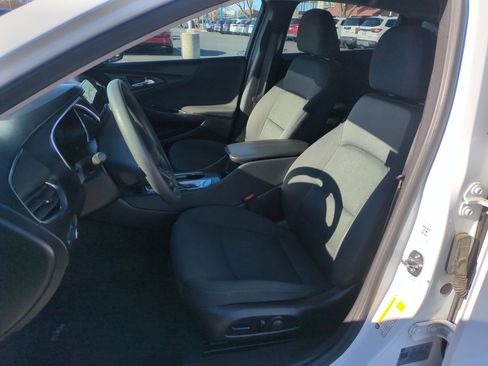 Used 2021 Chevrolet Malibu LT image 26