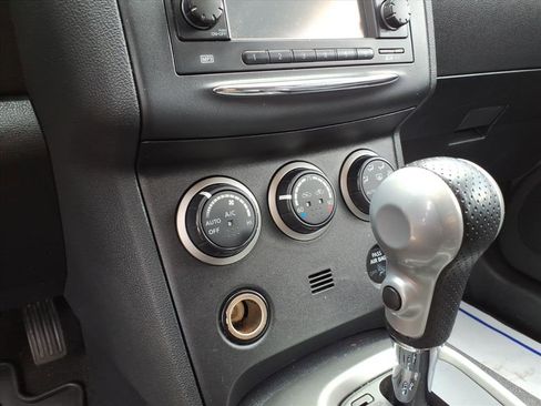 Used 2012 Nissan Rogue SL AWD/4WD image 23