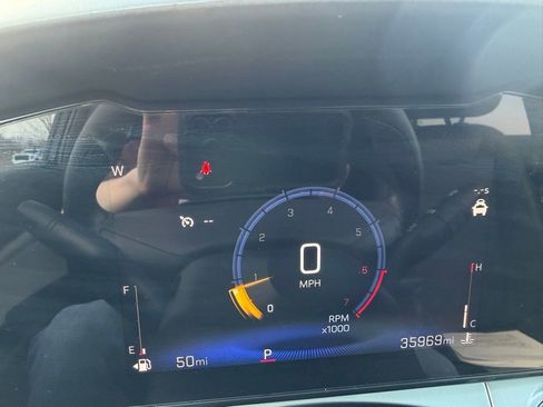 Used 2025 Chevrolet Trax LT image 16