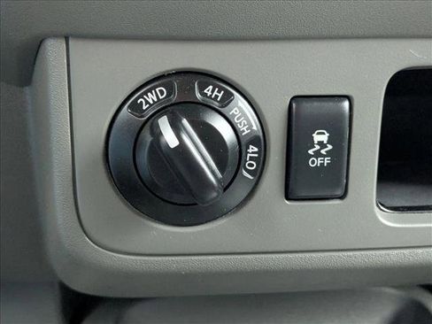 Used 2018 Nissan Frontier SV image 13