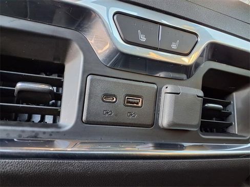 Used 2019 Chevrolet Silverado 1500 High Country w/ Technology Package image 32