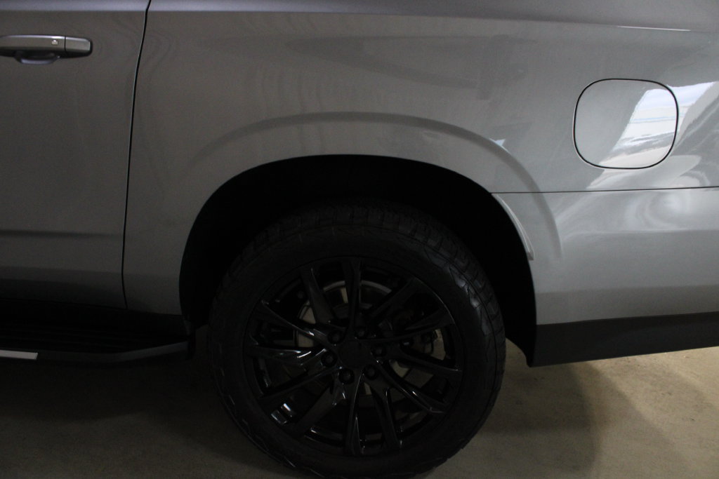 Used 2023 Chevrolet Suburban LT w/ LT Signature Package AWD/4WD image 28