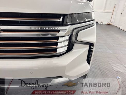 Used 2024 Chevrolet Suburban High Country w/ Advanced Technology Package AWD/4WD image 14