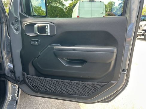 Used 2022 Jeep Wrangler Unlimited Sport image 26