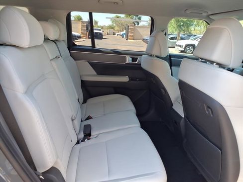 New 2026 Hyundai Santa Fe SE image 9