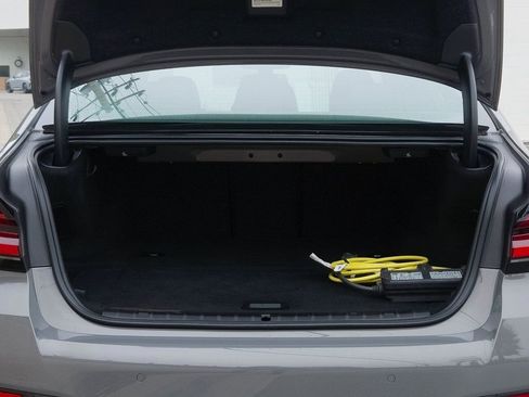 Used 2021 BMW 530e xDrive w/ M Sport Package image 23