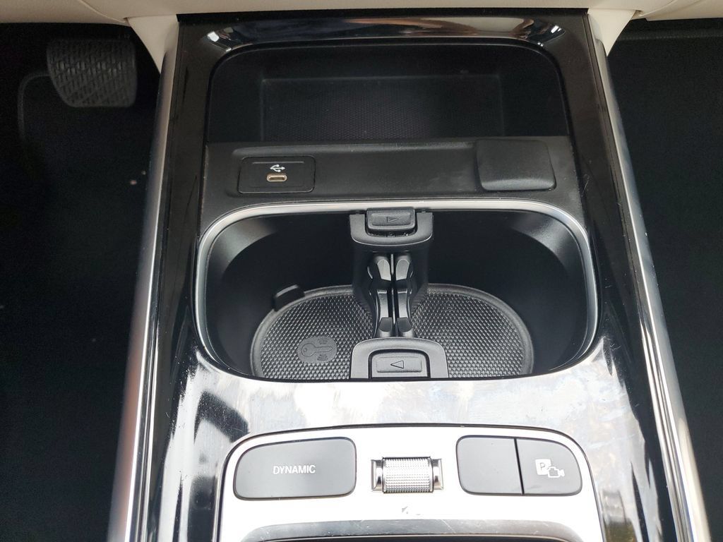 Used 2025 Mercedes-Benz GLA 250 4MATIC image 34