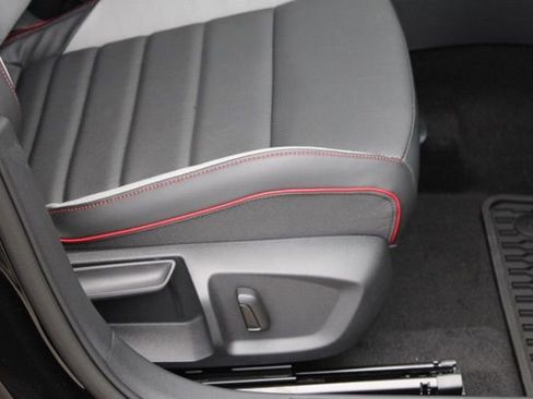 New 2026 Volkswagen GTI SE FWD image 13