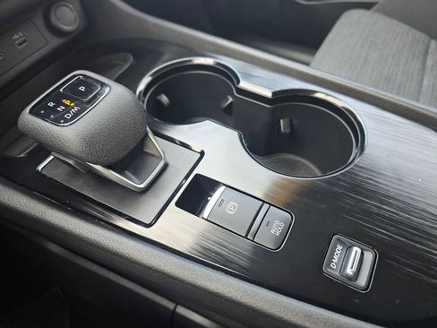 Used 2023 Nissan Rogue SV image 30