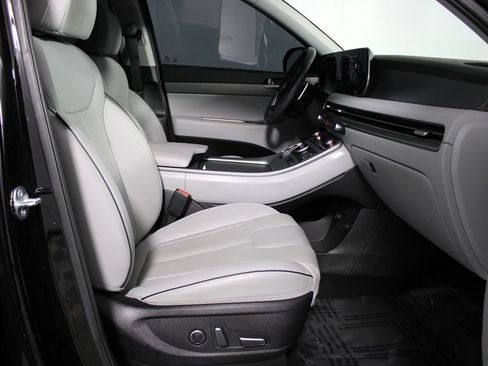 Used 2025 Hyundai Palisade SEL FWD image 11