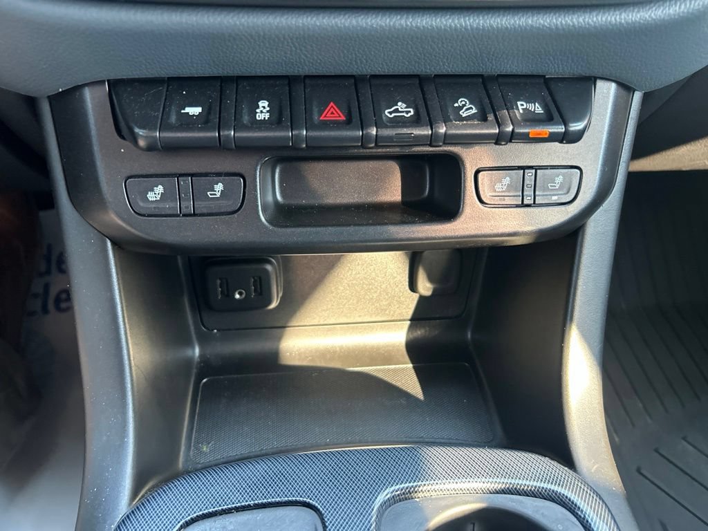 Used 2022 Chevrolet Colorado Z71 AWD/4WD image 25