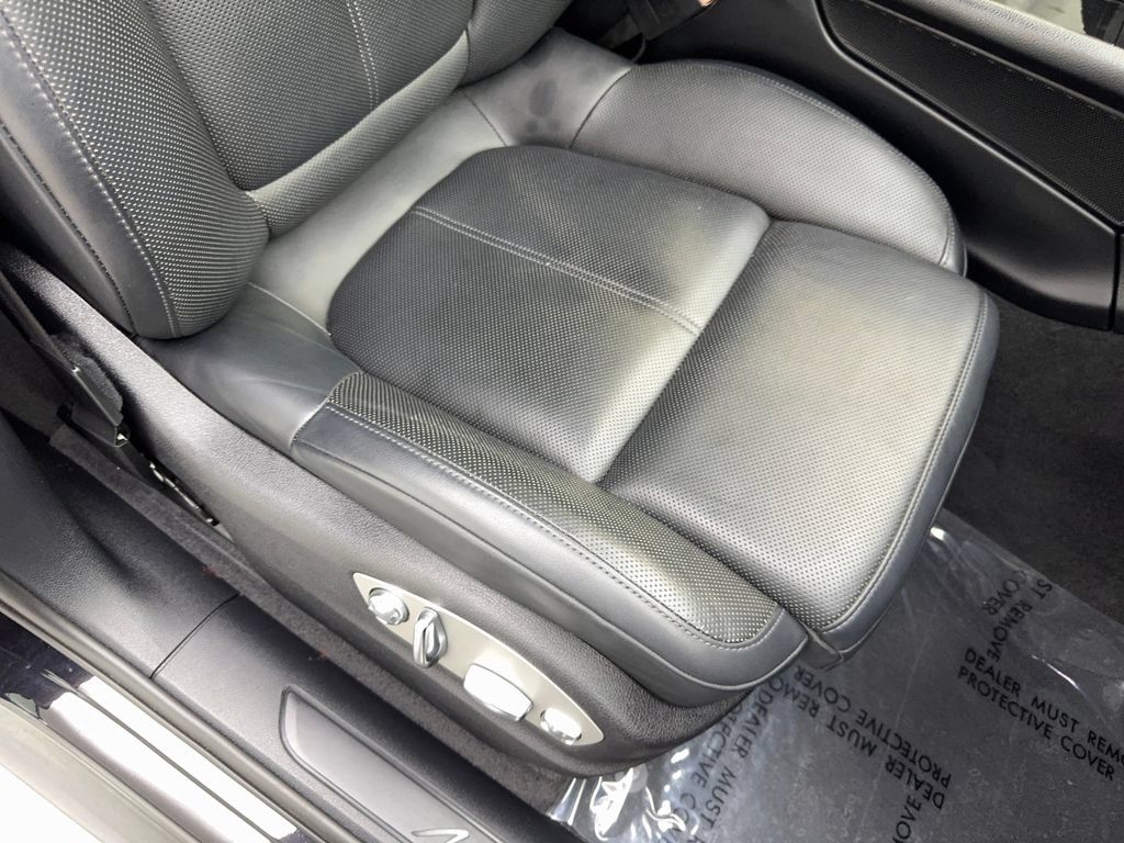 Used 2024 Porsche Macan Turbo AWD/4WD image 45