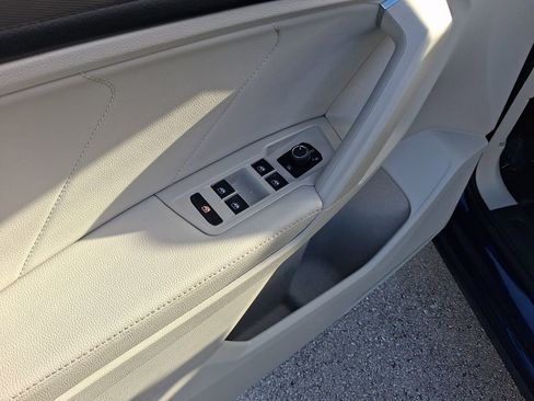 Used 2023 Volkswagen Tiguan SE FWD image 16