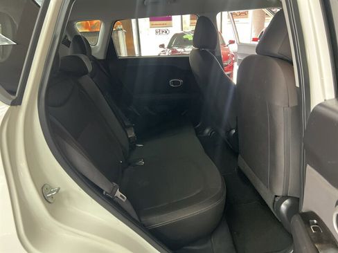 Used 2019 Kia Soul image 25