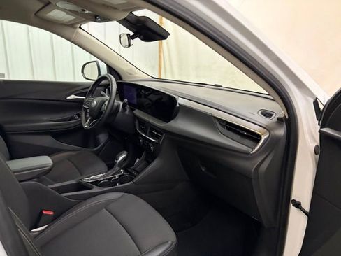 Used 2025 Buick Encore GX Preferred FWD image 29