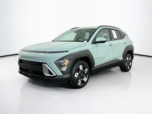 Used 2025 Hyundai Kona SEL AWD/4WD image 3