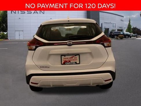 New 2025 Nissan Kicks Play S image 3