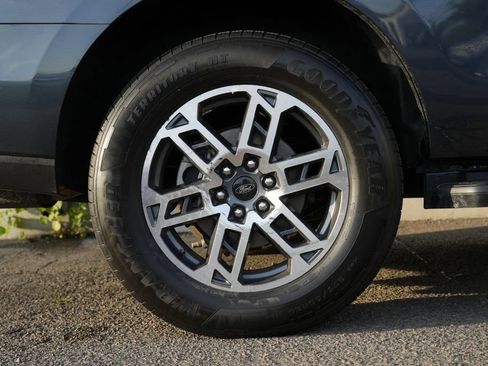 Used 2025 Ford Expedition Active RWD image 9