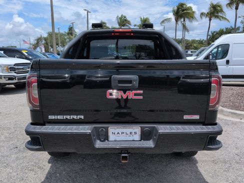 Used 2017 GMC Sierra 1500 SLT w/ All Terrain X Package AWD/4WD image 6