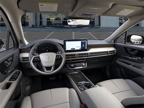 New 2026 Lincoln Corsair Reserve image 9