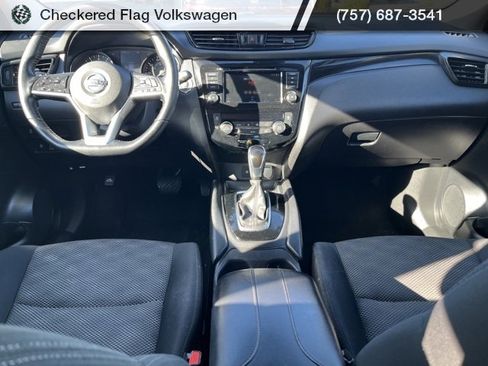 Used 2021 Nissan Rogue Sport SV image 28