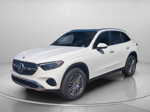 Certified 2026 Mercedes-Benz GLC 300 image 2