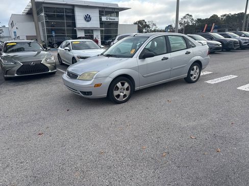 Used 2005 Ford Focus ZX4 Sedan image 14