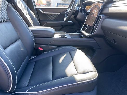 Used 2024 GMC Acadia Denali image 44