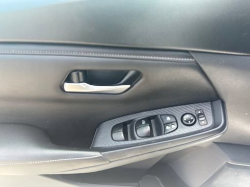Certified 2023 Nissan Sentra SV FWD image 12