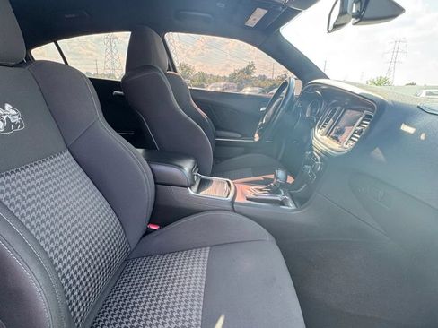 Used 2019 Dodge Charger Scat Pack RWD image 8