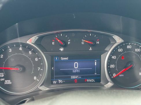 Used 2022 Chevrolet Equinox LT w/ Driver Convenience Package image 15