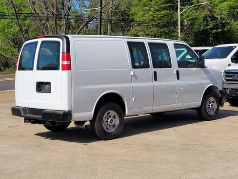 Used 2019 GMC Savana 2500 w/ Communications Package image 4