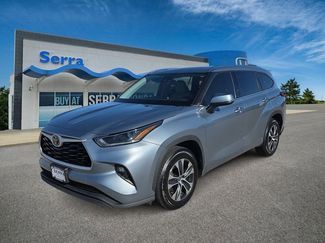 Used 2021 Toyota Highlander XLE video 1