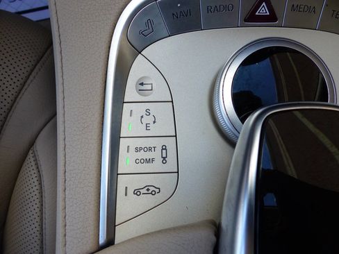 Used 2016 Mercedes-Benz S 550 4MATIC Sedan image 30