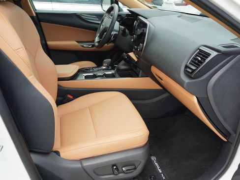 Used 2025 Lexus NX 350 AWD w/ Accessory Package (Z1) image 8