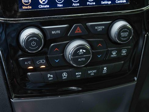 Used 2020 Jeep Grand Cherokee Limited X image 31